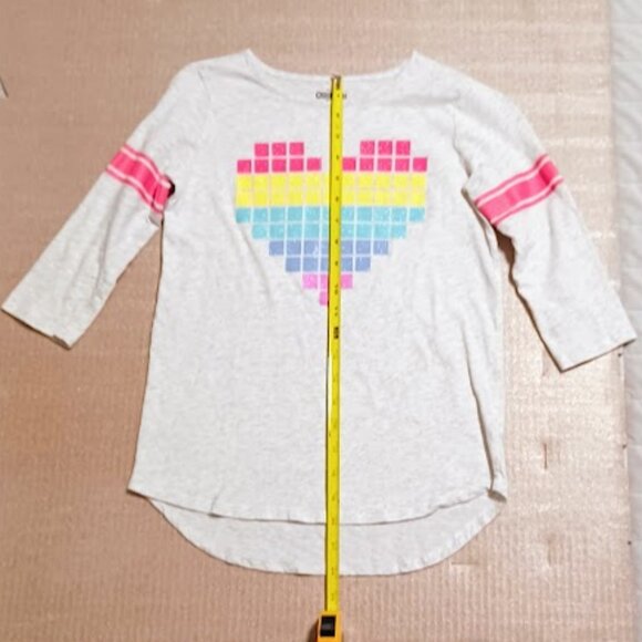 OshKosh B'gosh Girls size 10/12 Top, light gray 3/4 sleeve w/multi-color heart - Picture 6 of 7
